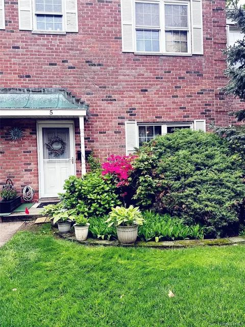 930 Merrick Rd #5, Baldwin, NY 11510