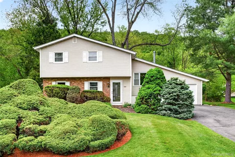 364 Lake Shore Dr, Monroe, NY 10950