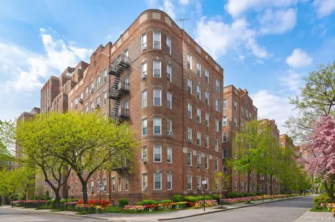 111-15 75th Ave #6J, New York, NY 11375