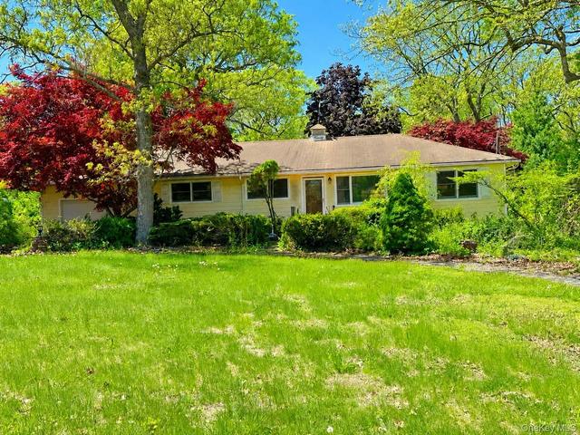 20 Croft Ln, Smithtown, NY 11787