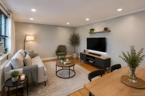 217-22 A 73rd Ave #UPPER, New York, NY 11364