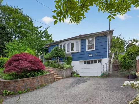 24814 Depew Ave, New York, NY 11363
