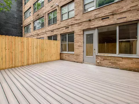 330 E 49th St #1E, New York, NY 10017