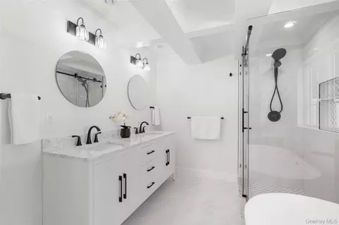 Bath - 63 Rye Rd, Rye, NY 10580 photo 4 of 5