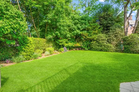 Exterior - 63 Rye Rd, Rye, NY 10580 photo 4 of 8