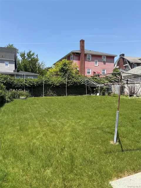 Exterior - 71 Catskill, Yonkers, NY 10704 photo 4 of 5