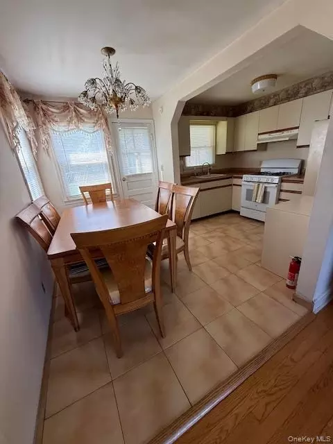 Dining - 71 Catskill, Yonkers, NY 10704 photo 1 of 1