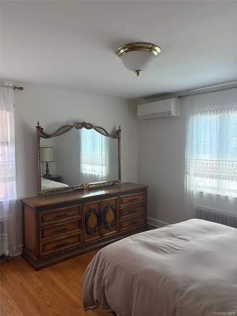 Bedroom - 71 Catskill, Yonkers, NY 10704 photo 2 of 5