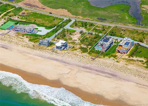 71 Dune Rd # A, Southampton, NY 11942