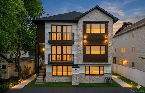 80 Twin Ave #302, Ramapo, NY 10977