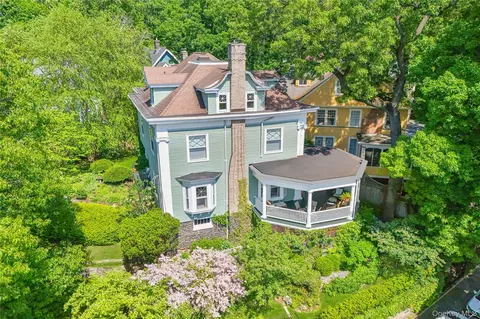 7 Prospect Ter, Yonkers, NY 10705