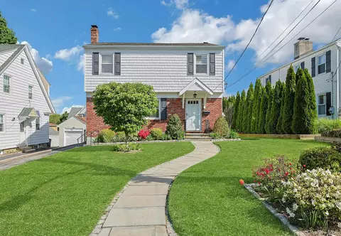 106 Alexander Ave, White Plains, NY 10606