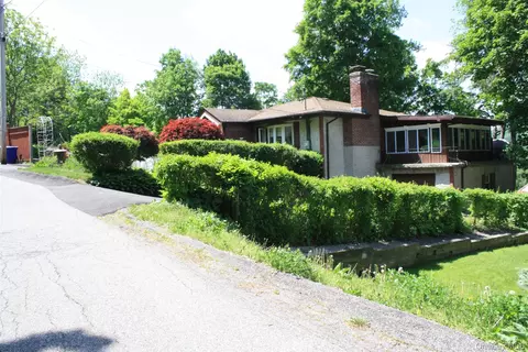 37 Valhalla Rd, Kent, NY 10512