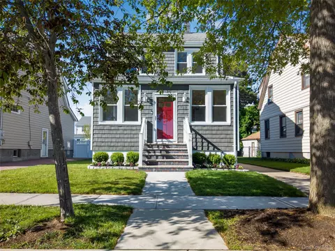 123 E Maple St, Valley Stream, NY 11580