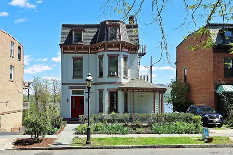 170 Montgomery St, Newburgh, NY 12550