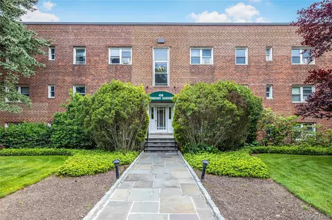 450 Pelham Rd # 2E, New Rochelle, NY 10805