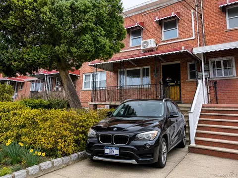 1061 E 218th St, New York, NY 10469