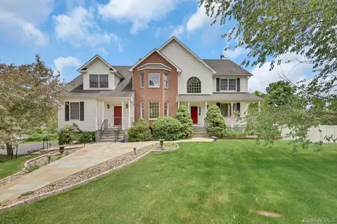 137 Duke Dr, Carmel, NY 10512