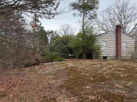 171 Stony Hollow Rd, Greenlawn, NY 11740