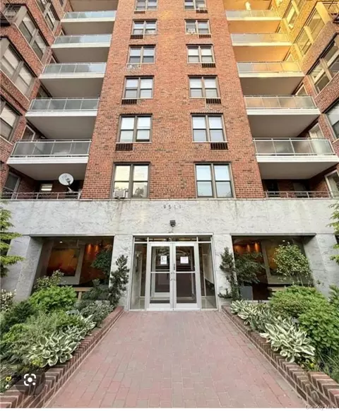 9511 Shore Rd, Brooklyn, NY 11209