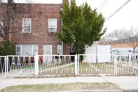 10204 188th St, Hollis, NY 11423