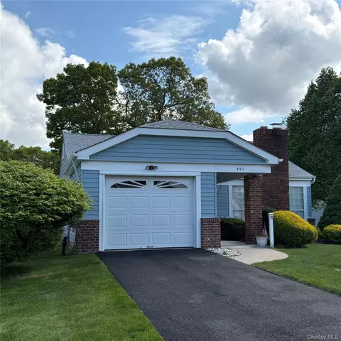 491 Stratford Ln, Ridge, NY 11961