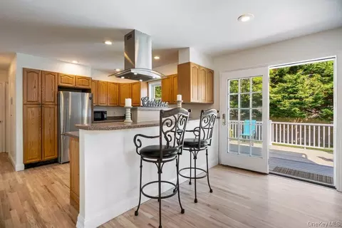 Kitchen - 225 Walker Ave, Brookhaven, NY 11772 photo 1 of 4