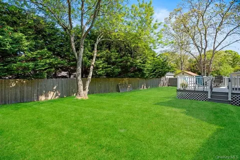 Exterior - 225 Walker Ave, Brookhaven, NY 11772 photo 8 of 12