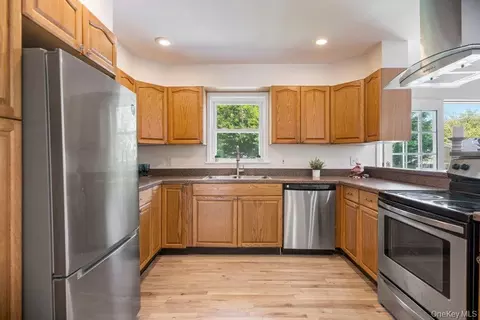 Kitchen - 225 Walker Ave, Brookhaven, NY 11772 photo 4 of 4