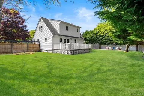 Exterior - 225 Walker Ave, Brookhaven, NY 11772 photo 9 of 12
