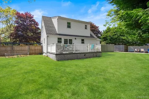 Exterior - 225 Walker Ave, Brookhaven, NY 11772 photo 11 of 12