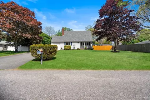 Exterior - 225 Walker Ave, Brookhaven, NY 11772 photo 12 of 12
