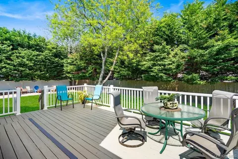 Exterior - 225 Walker Ave, Brookhaven, NY 11772 photo 6 of 12