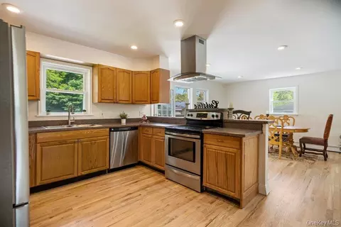 Kitchen - 225 Walker Ave, Brookhaven, NY 11772 photo 3 of 4