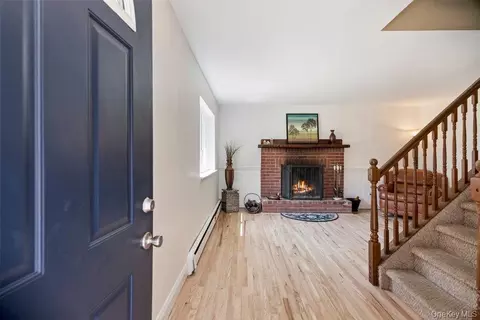 Entry Way - 225 Walker Ave, Brookhaven, NY 11772 photo 1 of 2