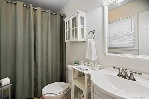 Bath - 225 Walker Ave, Brookhaven, NY 11772 photo 1 of 2