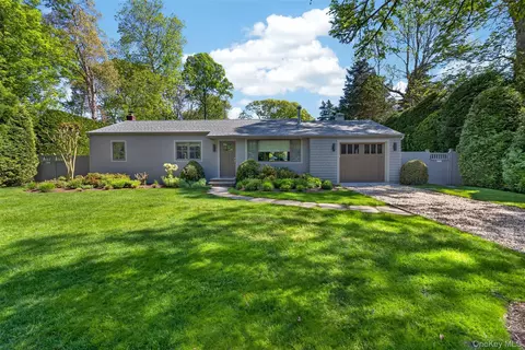 95 Tyrone Dr, East Hampton, NY 11937