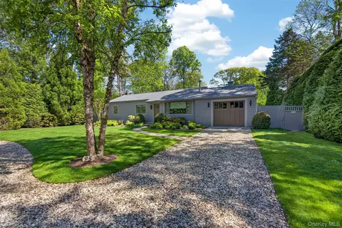 95 Tyrone Dr, East Hampton, NY 11937