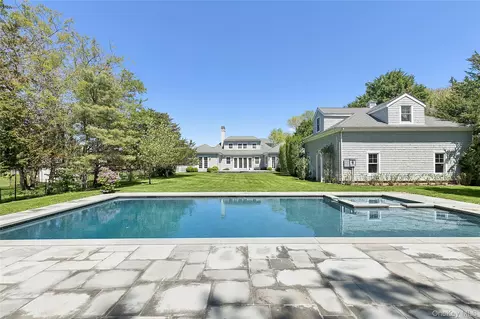 41 Edgewood Ave, Bridgehampton, NY 11932