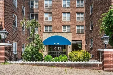 67-25 Dartmouth St #3K, New York, NY 11375