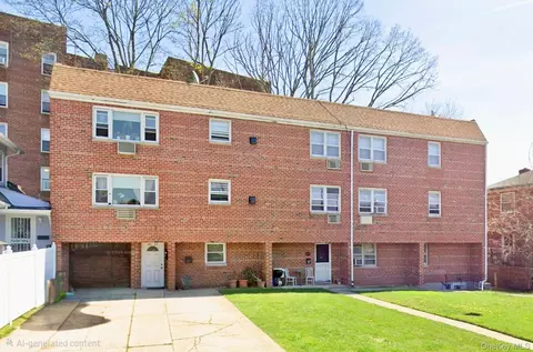 36-11 Utopia Pkwy, Flushing, NY 11358