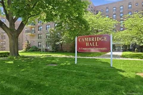 226-26 Union Tpke #2N, Oakland Gardens, NY 11364
