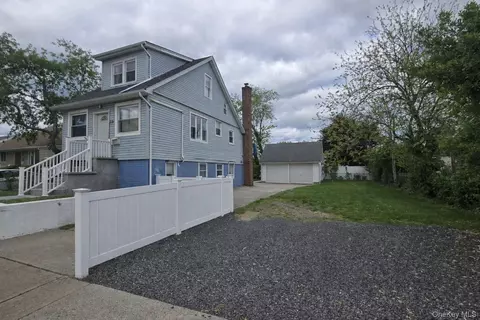 119 Parma Rd, Island Park, NY 11558