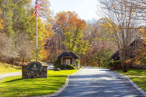 51 Tablerock Cir, Ramapo, NY 10974