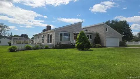 930 Cedar Ln, East Marion, NY 11939