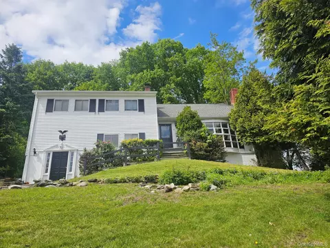 2 Burkewood Rd, Greenburgh, NY 10530