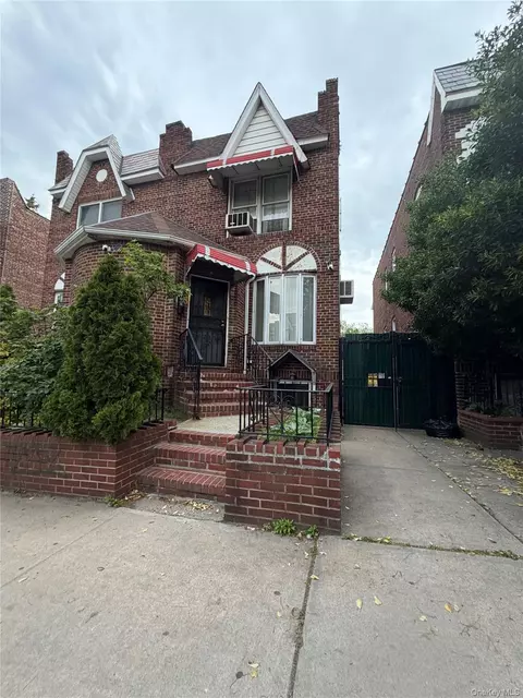 3007 84th St, East Elmhurst, NY 11370