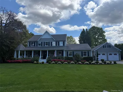 25 Fawn Xing, Wading River, NY 11792