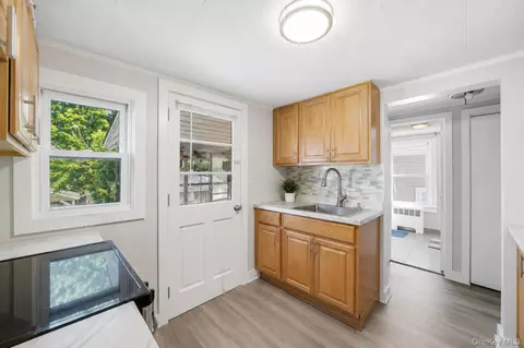 Entry Way - 653 Highland Ave, Peekskill, NY 10566 photo 3 of 3