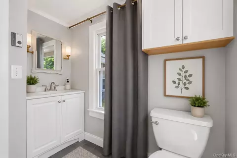 Bath - 653 Highland Ave, Peekskill, NY 10566 photo 1 of 3